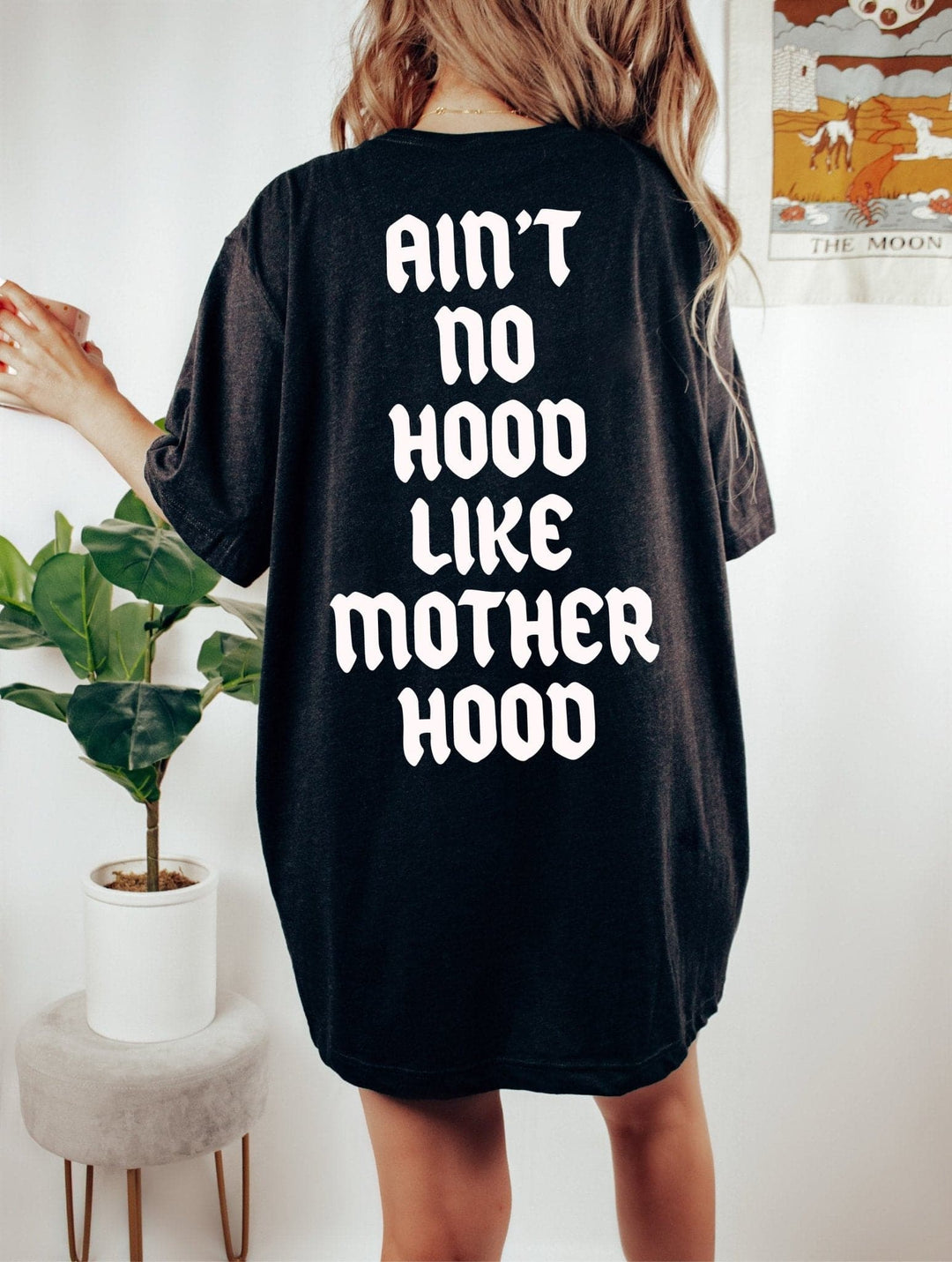 Ain't No Hood Like Motherhood Blackletter Tee - Black