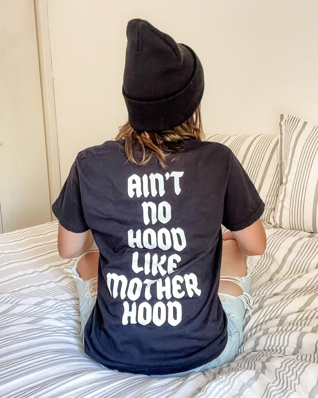 Ain't No Hood Like Motherhood Blackletter Tee - Black